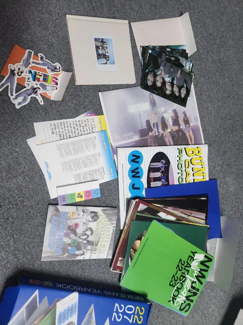 Selling NewJeans Yearbook, no photocard.