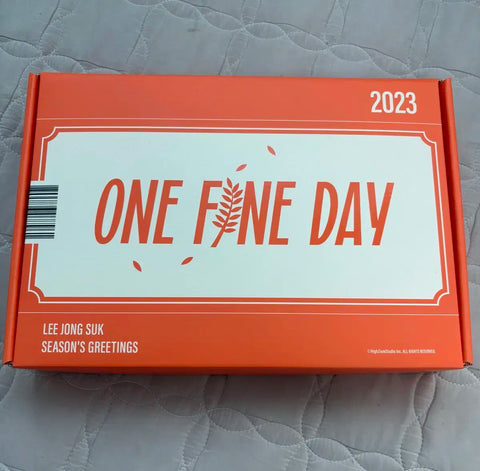 Lee Jong-suk 2023 Season's Greetings