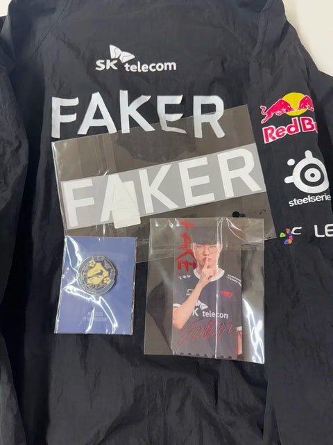 23 T1 Faker T1 Uniform Jacket + Marking Kit + Badge + Red Foil Ticket