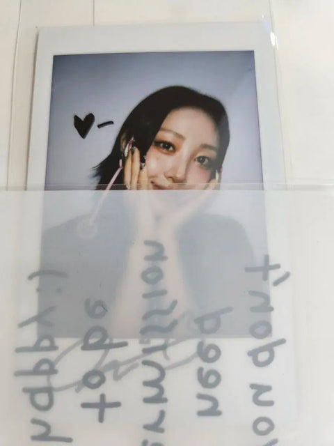 LOONA Yves Heo Soo-young Signed Polaroid Transfer/Sale