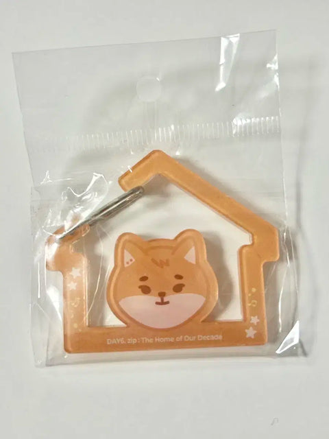 DAY6 Pop-up Desik House Carabiner Keyring