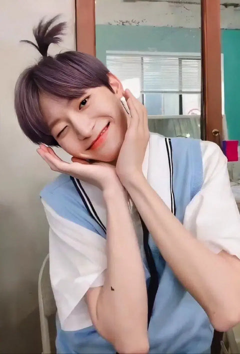 Selling CRAVITY Minhee world tour baby Griptok!