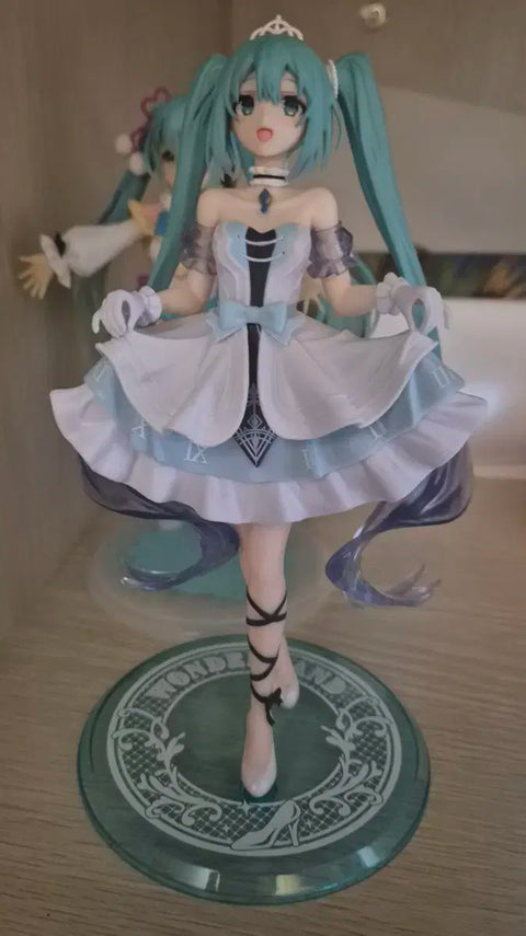 Hatsune Miku figure