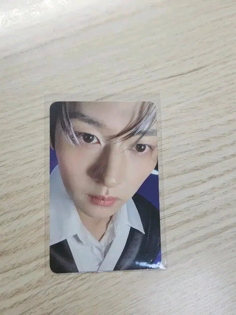 Stray Kids Pop-up Lee Know photocard