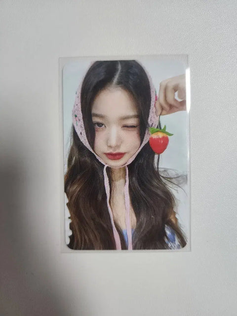 IVE Jang Wonyoung Strawberry Photocard