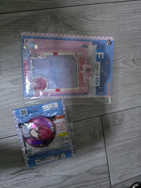 Blue Lock Kuji Day Off Chigiri Card Holder + Can Badge