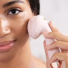 Dispositivo de masaje y limpieza facial de silicona de primera calidad impecable