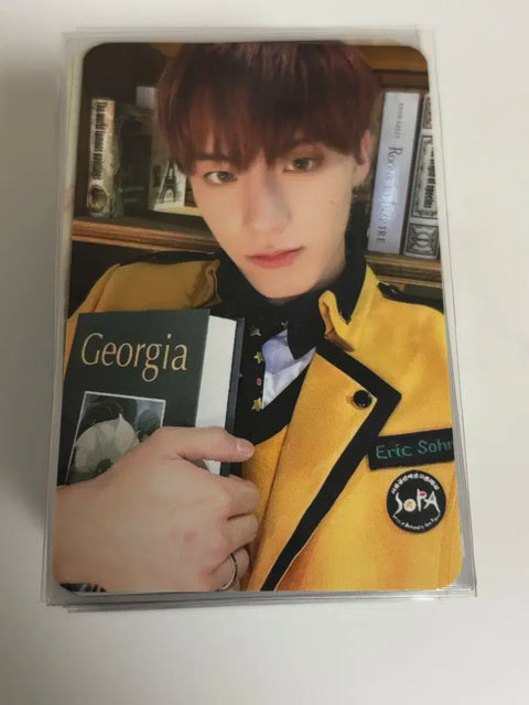 The Boyz Eric photocard (approximately 100 cards)