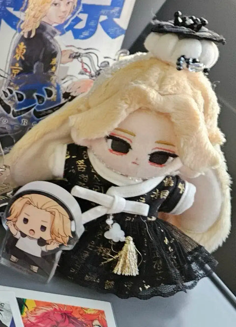 Selling 10cm doll clothes