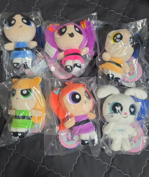 Selling NewJeans bag charm doll keyring.