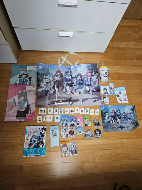 Selling Blue Archive merchandise.