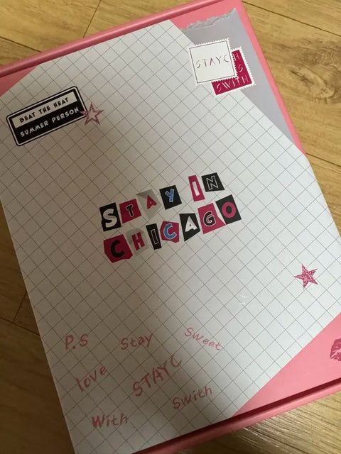 STAYC Chicago photobook unboxing