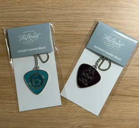 DAY6 Metal Peak Keychain Gift Concert MD Sungjin Dowoon