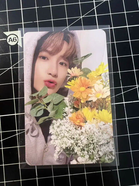 The Boyz Hyunjin Jaehyun be awake bouquet photocard