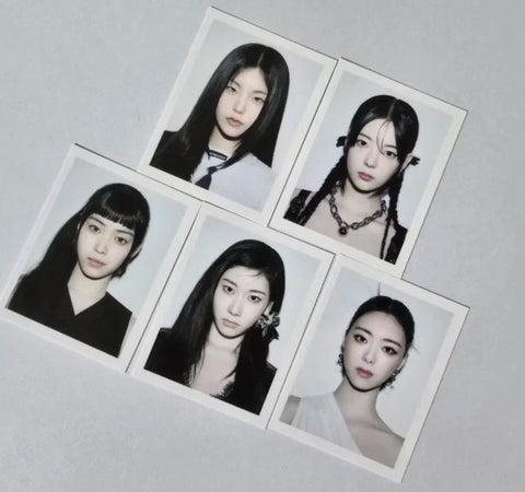있지 Gold ID photo