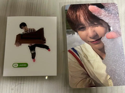 Trading pop-up store photo cards