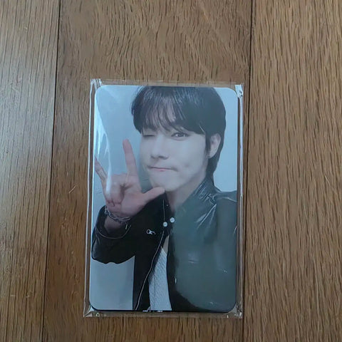Wonwee's second busking event unreleased 5 photo set, bulk transfer sale