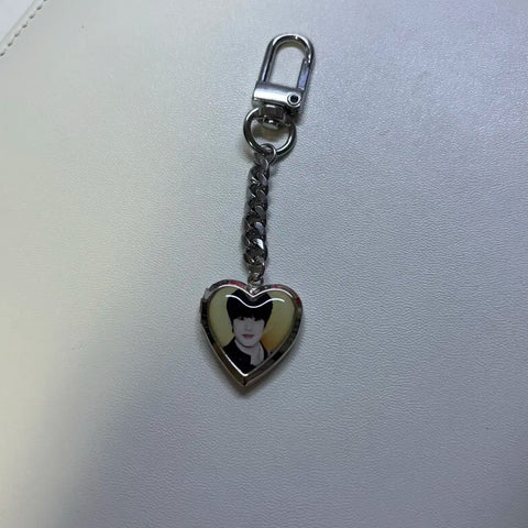 URGENT SALE) RIIZE HUG MD Sohee Keyring for sale!