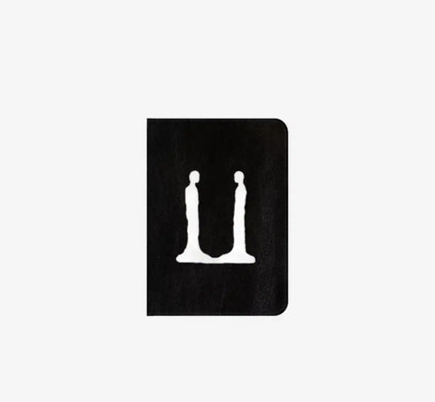 Selling G-Dragon Übermensch MD passport case!