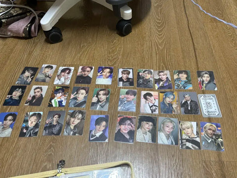Bán gấp bộ photocard Stray Kids Bang Chan Lee Know Changbin Hyunjin Han Felix Yongbok.