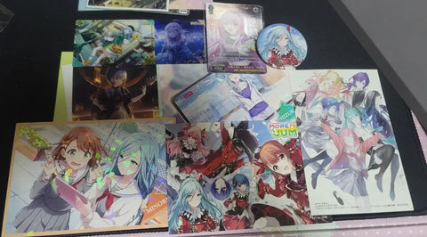 Project Sekai MomoJump mainly, selling all paper goods and can badges in a bundle.