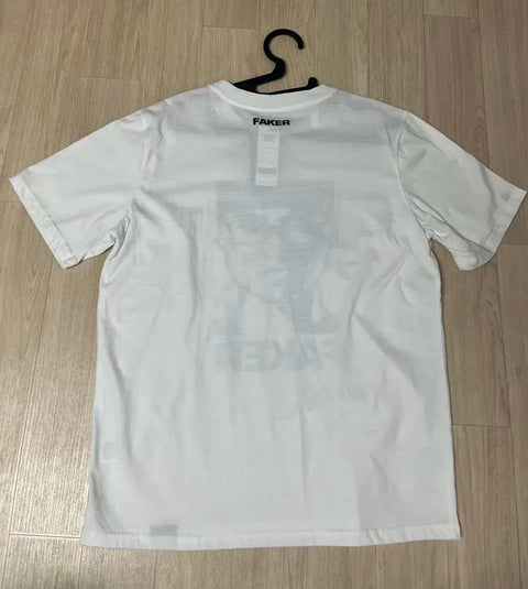 Áo thun có chữ ký của Faker T1 Faker