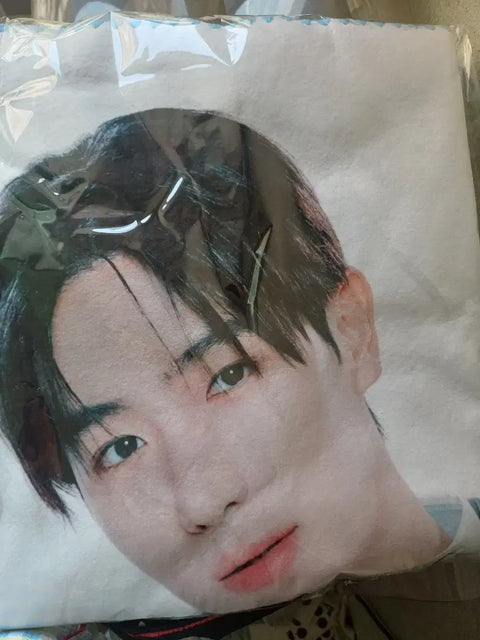 THE BOYZ Hyunjae The B's Land Blanket