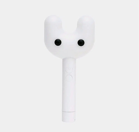 Bán light stick NewJeans, bao gồm cả photo card.