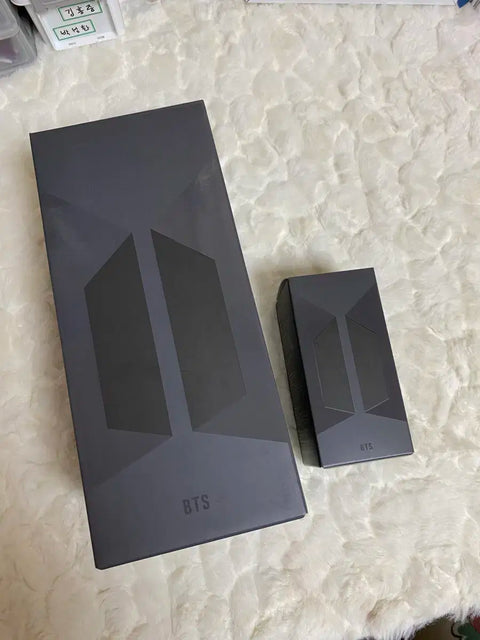 Bán lightstick của BTS.