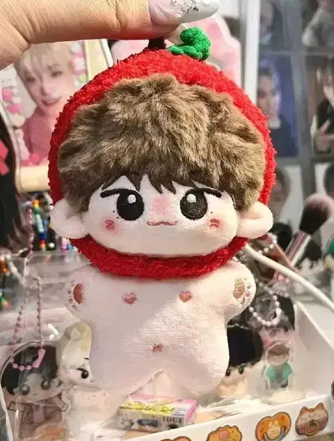 Selling Seventeen 10cm Lee Chan doll.