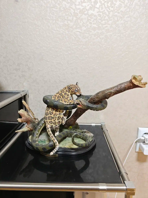 Anaconda vs Jaguar Figure Statue 1/6