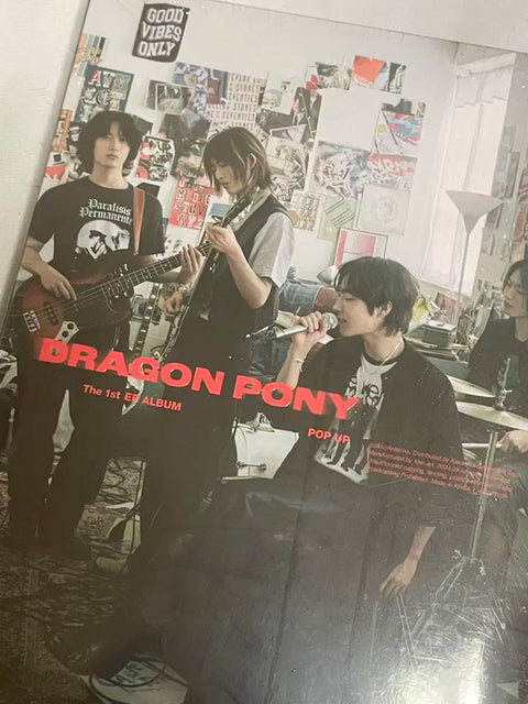 Album Dragon Pony Pop-up chưa mở đang được bán