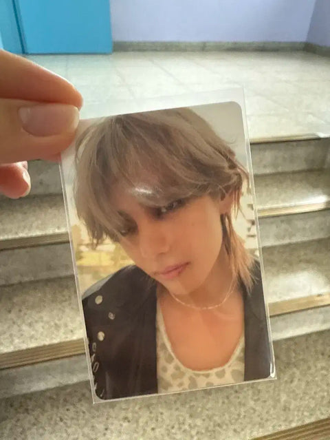 V's photocard