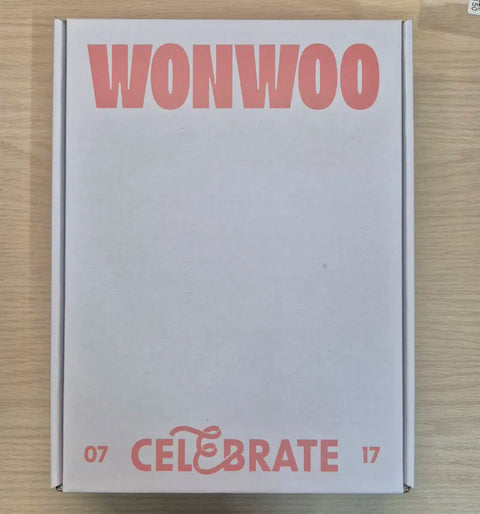 Hộp quà sinh nhật Wonwoo của Seventeen