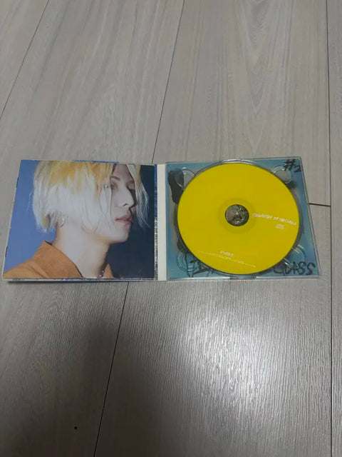 JCYU car signed album