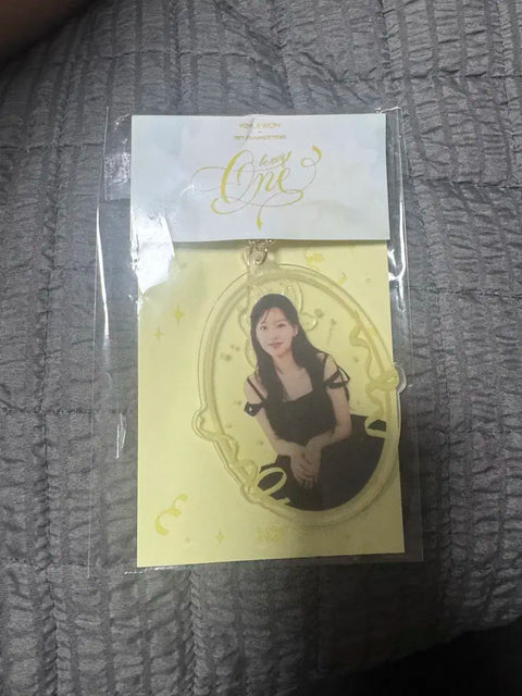 Móc khóa hàng hiệu Kim Ji-won