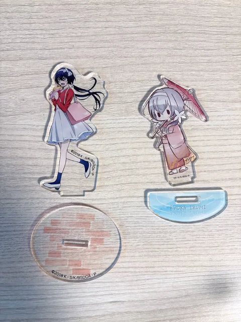 Tôi đang chuyển một lượng lớn chân đế acrylic Kyoka của Bungo Stray Dogs.