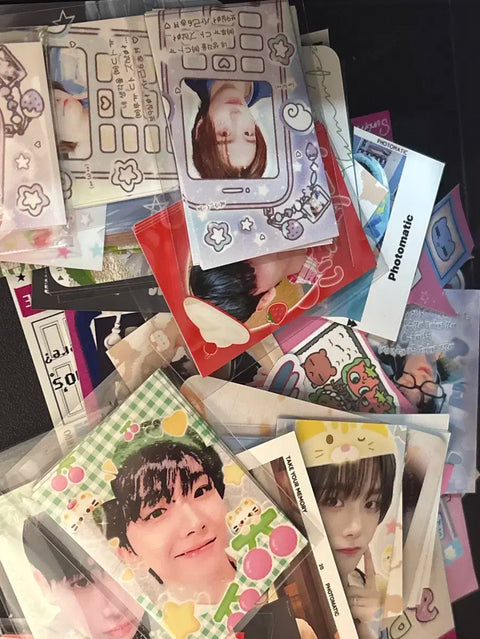 Bonekdo unofficial goods, all together.