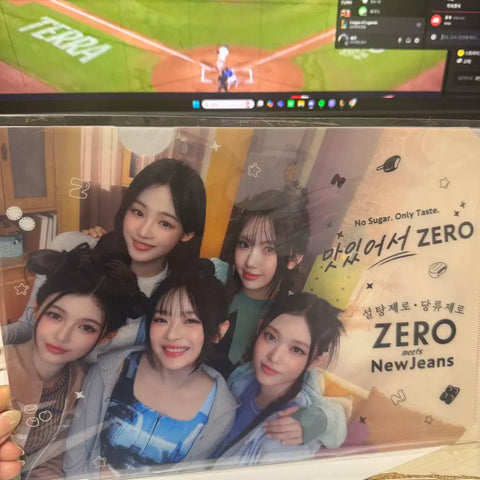 Selling NewJeans x Zero File Holder.