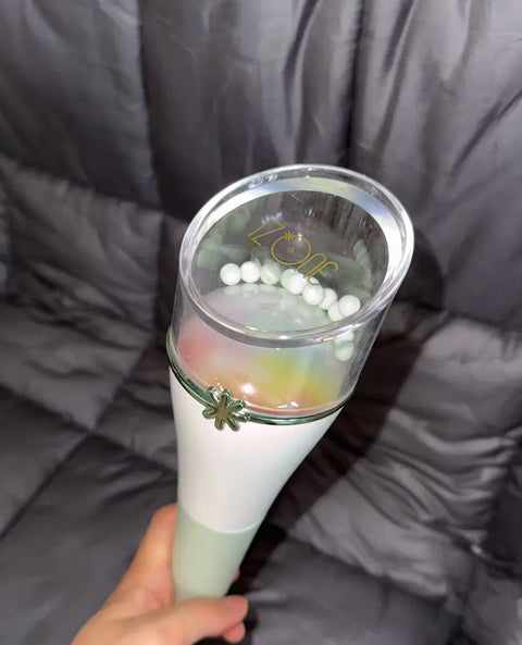 Selling IZ*ONE light stick, Kim Chaewon version.