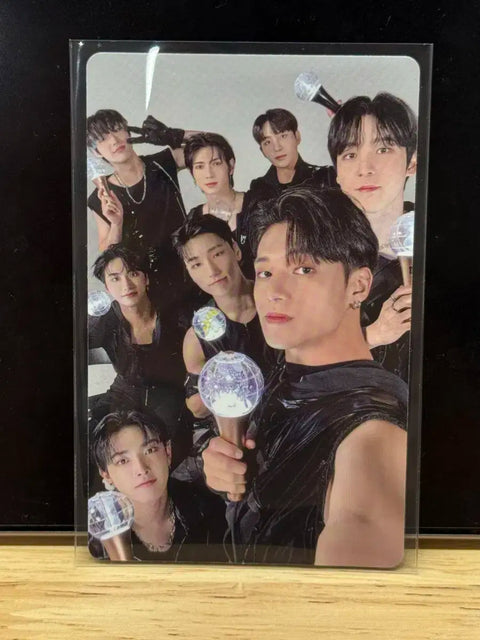 Ateez light stick photocard
