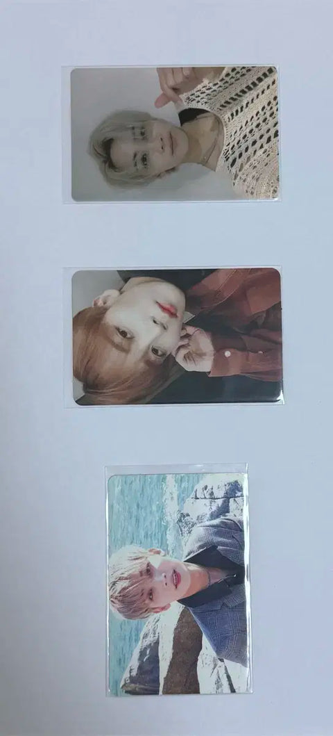 Selling Seventeen Jeonghan photocards as a bundle.