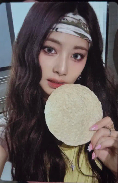 TWICE Tzuyu Fansign Photocard
