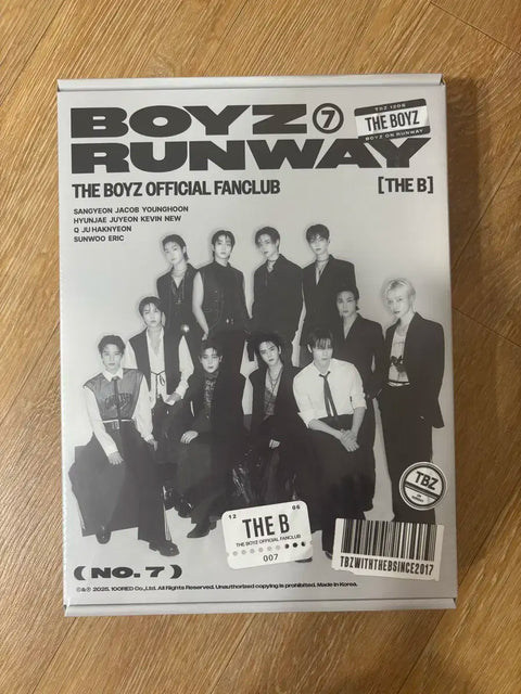 Bộ sản phẩm chuyển nhượng chính thức của THE BOYZ dành cho câu lạc bộ người hâm mộ