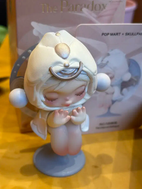 Skullpanda figure
