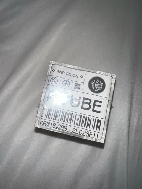 Silica gel cube