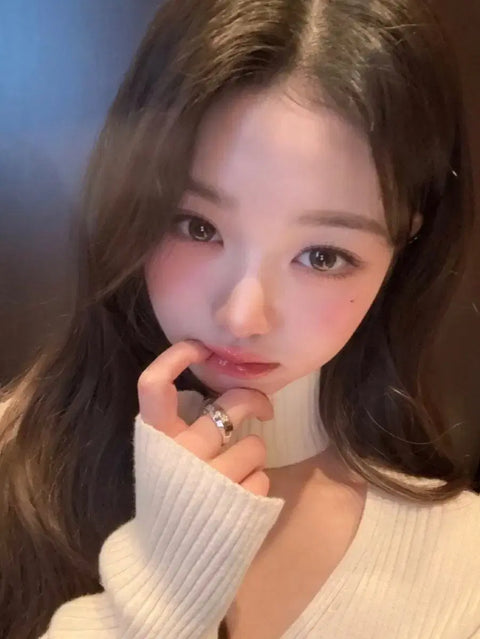 Giảm giá siêu rẻ) IVE Jang Wonyoung MINE MAMUTE ảnh cận cảnh má bóp nhẹ đang được bán