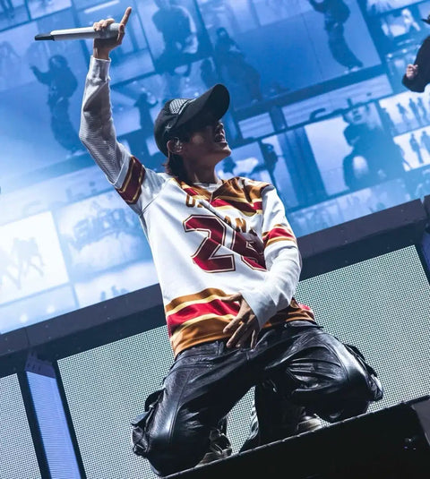 Áo thun Jersey hàng lưu niệm của buổi hòa nhạc J-Hope chưa mở