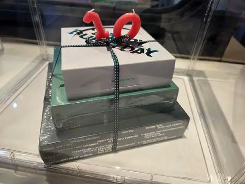 Album thứ 5 kỷ niệm 10 năm của Seventeen - Happy Burstday - Album chưa mở