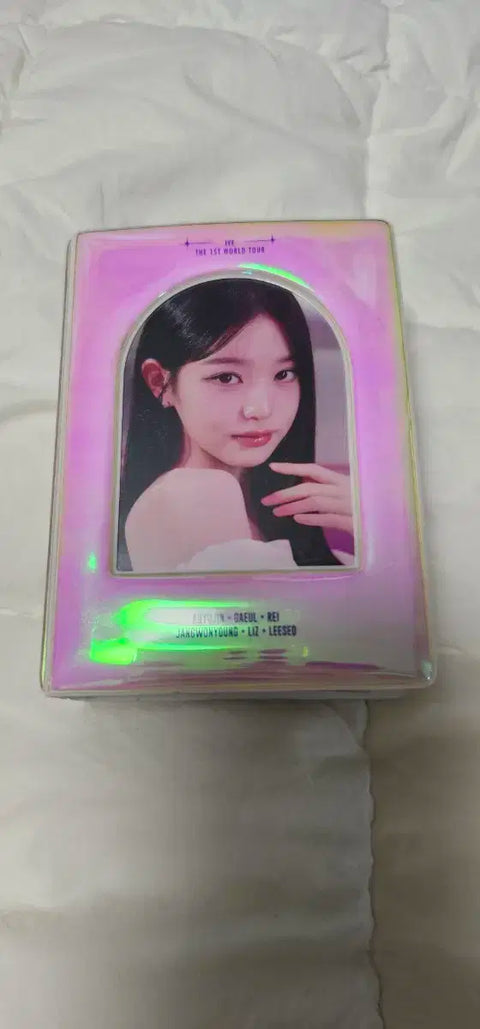 IVE Jang Wonyoung photocard binder + photocards inside the binder included